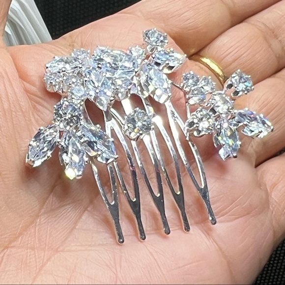 Crystal Bridal wedding hair clip. - Picture 6 of 9